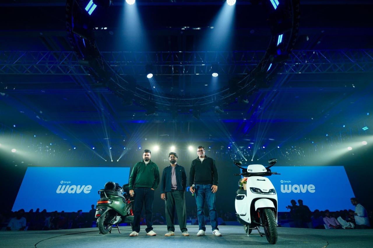 Simple Energy Launches Family E-Scooter ‘Simple Wave’ with Up to 243 km Range